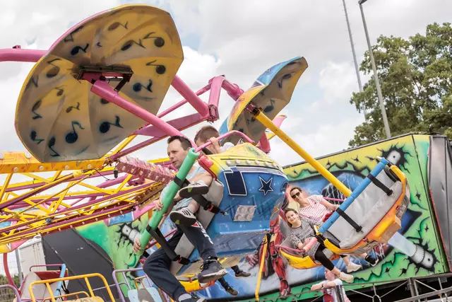 Sonntag auf dem Maimarkt Wörth - mit Jahrmarktsspaß für Groß und Klein | Foto: Paul Needham