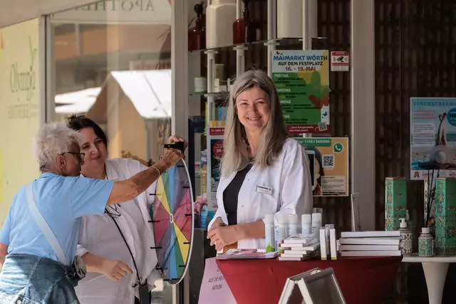 Verkaufsoffener Sonntag mit Gewerbeschau im Dorschbergzentrum  - Sonntag auf dem Maimarkt Wörth | Foto: Paul Needham