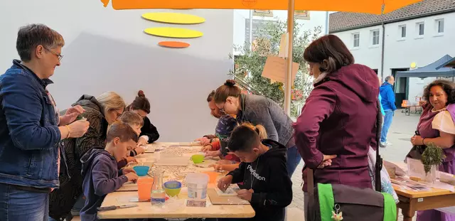 Mitmachaktion Mosaikwerkstatt -  Museumsfest Terra Sigillata Museum Rheinzabern 2025 | Foto: Andrea Abt 