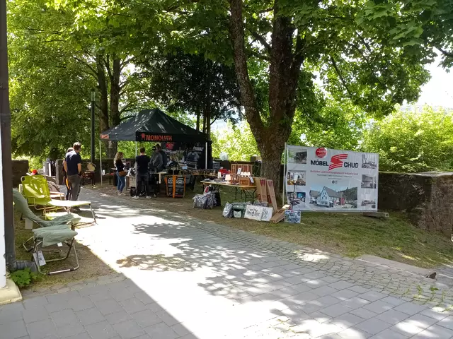 Am Stand von Möbel Schug war Grillen angesagt | Foto: Anja Stemler