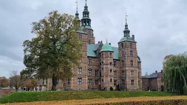 Rosenbirg Slot: Schloss im Stil der Niederländischen Renaissance mit Park, Museum mit den Kronjuwelen und Führungen | Foto: © www.jowapress.de