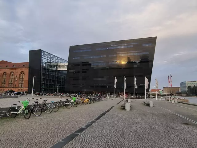 Immer mit Wasserblick: Königliche Bibliothek | Foto: © www.jowapress.de