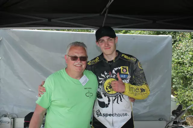 Steffen Schneider (links) vom MSC Altrip mit seinem Youngster Julien Walter | Foto: Michael Sonnick