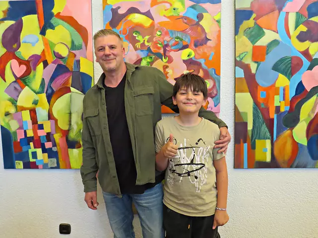 Timo Braun und der Jungkünstler Luka | Foto: Brigitte Melder