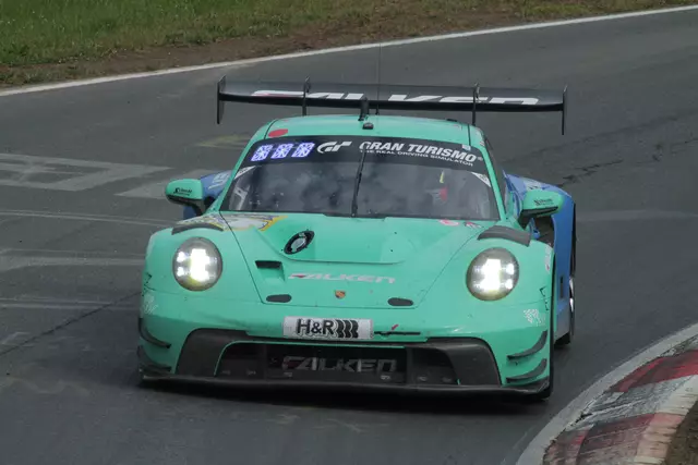 Der Falken-Porsche gewann in dieser Saison bisher zwei NLS-Rennen | Foto: Michael Sonnick