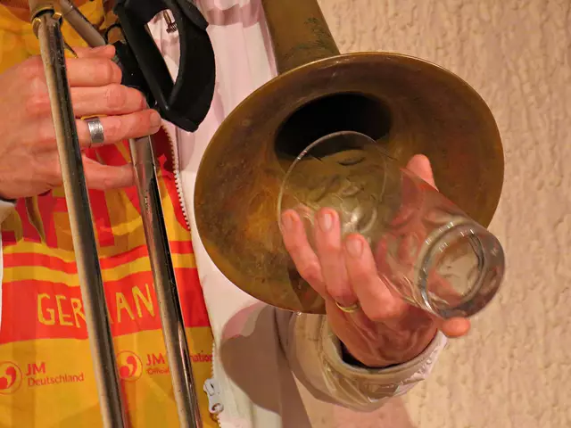 Der Trick mit dem Dubbeglas | Foto: Brigitte Melder