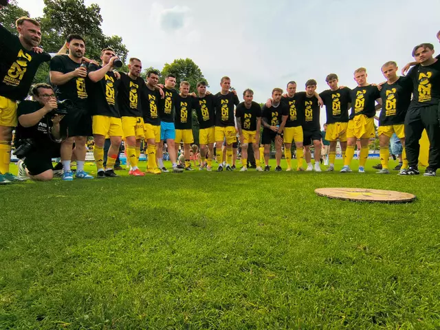 Der FV Dudenhofen ist nach Heimsieg neuer Verbandsliga-Meister | Foto: Achim Riess