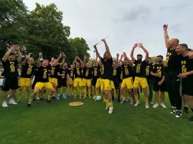 Der FV Dudenhofen ist nach Heimsieg neuer Verbandsliga-Meister | Foto: Achim Riess