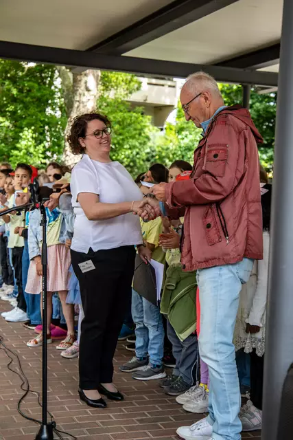 Die Scheckübergabe Anke Götzmann und  Wilfried Fuchs  | Foto: Wolfgang Neuberth