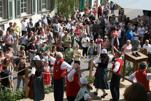Die Trachten-Volkstanzgruppe Deidesheim tritt wieder an Pfingsten auf. | Foto: Tourist Information Deidesheim