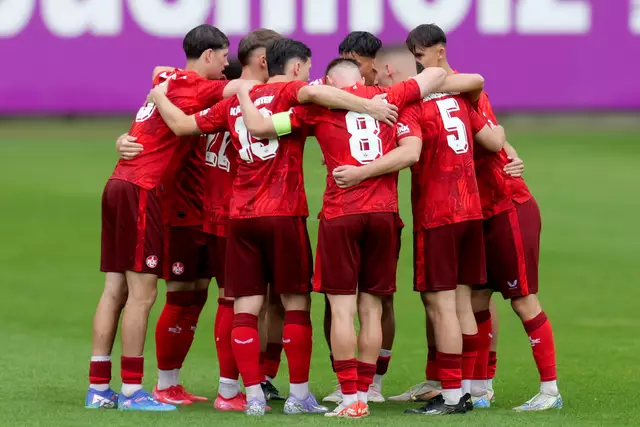 Teamgeist pur: Nachwuchsteufel bereiten sich nach dem Sieg gegen Pirmasens auf die erste Partie in der Aufstiegsrunde gegen die TSG Balingen vor | Foto: Erik Stegner