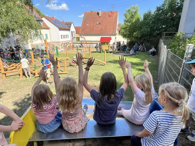 Für die Kids ist der neugestaltete Spielplatz Meisental der Hit. | Foto: Stadt Neustadt