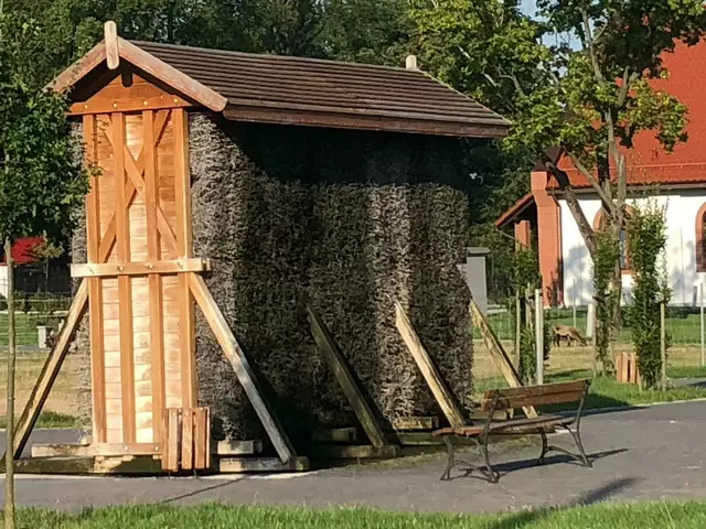 Kleine Minisaline auf dem Gelände eines Altenheims in Kluczbork | Foto: Dirk Friedrich/gratis