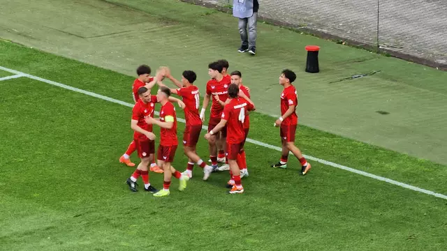 Torjubel der Roten Teufel nach dem Führungstreffer durch Rilind Kabashi | Foto: Ralf Vester