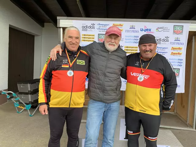 Thomas Enzenauer mit Jockel Faulhaber und Peter Stahl (von links) | Foto: Michael Sonnick