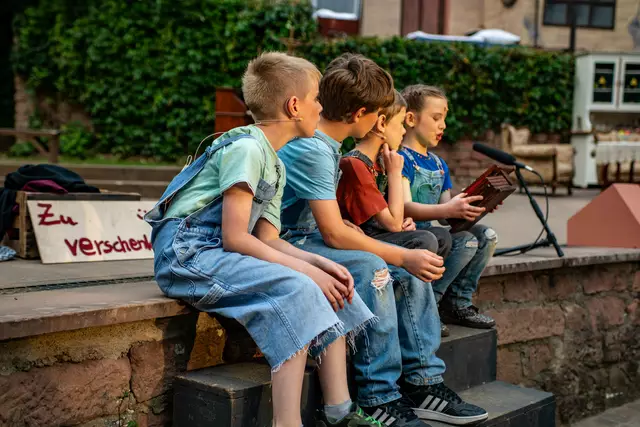 vier Kinder (Henry Eisen, Matilda und Jonathan Schilder, Bastian Valentin) | Foto: Wolfgang Neuberth