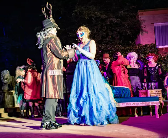 Der entscheidente Flirt- Dracula und Miss Mina | Foto: Wolfgang Neuberth