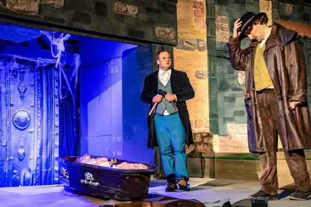 Miss Mina ,Jonatan Harker (Philip Valetin) Dr. Jan van Helsing  | Foto: Wolfgang Neuberth