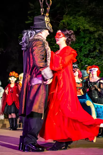 Dracula und Miss Lucy  | Foto: Wolfgang Neuberth