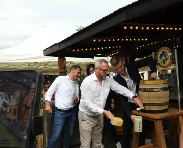 Zur Eröffnung des Pfingstmarktes - Fassanstich durch Bügermeister Marcus Schaile | Foto: Danner/gratis