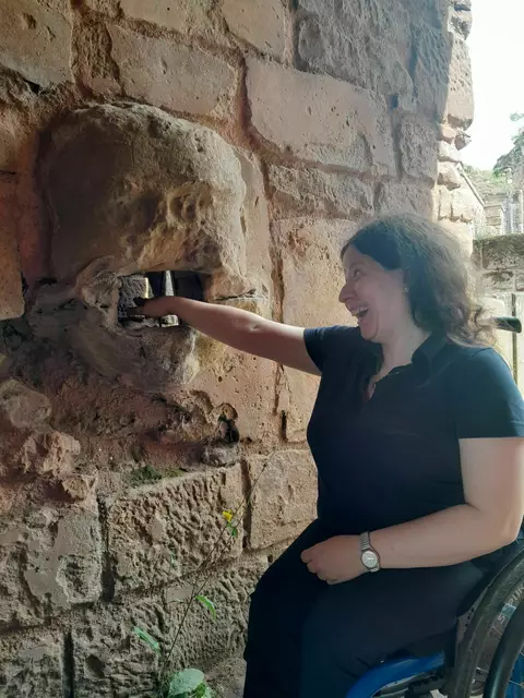 Mauer beim Eingang, Mund der Wahrheit | Foto: Stephan Riedl