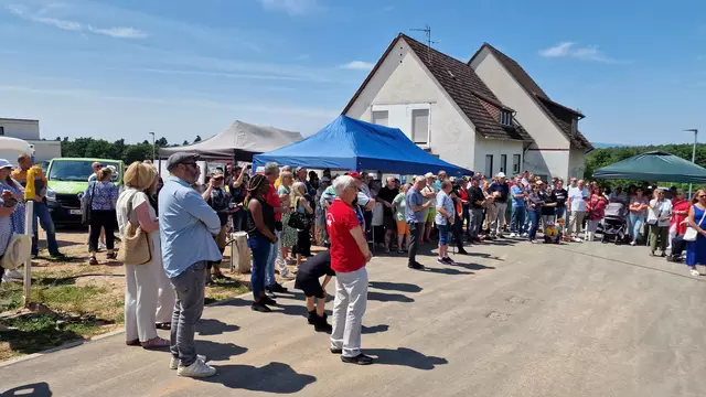 Ein würdiger Rahmen trotz früher Mittagszeit | Foto: Ralf Vester 