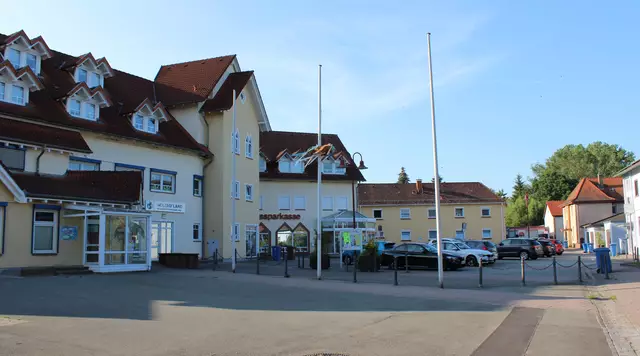 Der Keltenplatz: Wo üblicherweise Autos parken, wird beim "Tag der Familie" gefeiert | Foto: Monika Klein