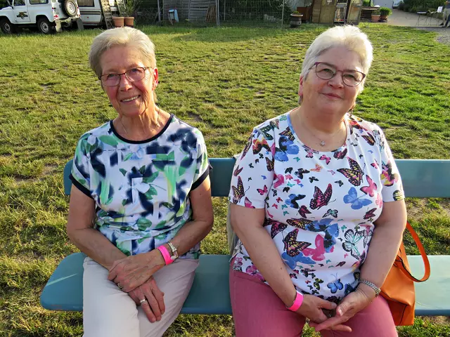 Aus Haßloch und Neustadt besuchten diese beiden Damen das Theater | Foto: Brigitte Melder