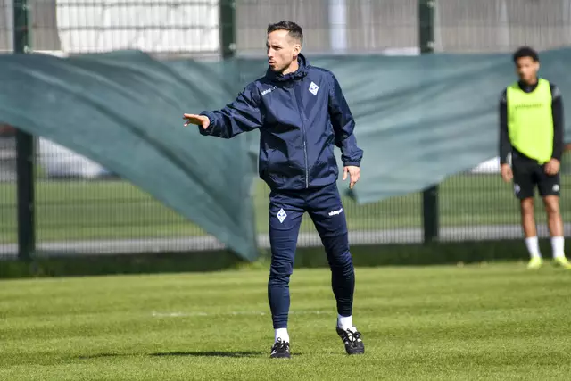 Dominik Glawogger hat auch künftig als Cheftrainer beim SV Waldhof das Sagen. | Foto: PIX-Sportfotos/Michael Ruffler