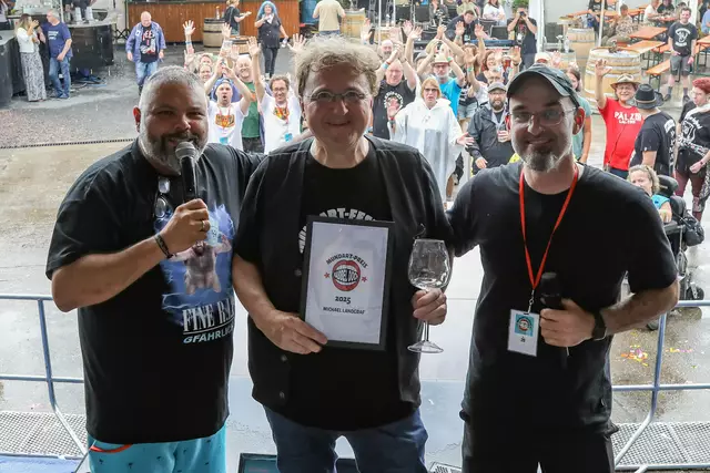 BABBEL DOCH Mundartpreisträger Michael Landgraf mit Monji El Beji (links) und Christoph Erbach (rechts) | Foto: Sabrina Doll