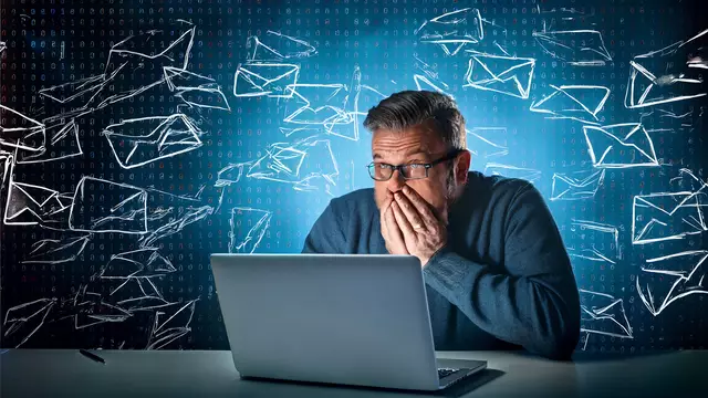 Betrügerische E-Mail - wenn das Finanzamt nicht der Absender ist | Foto: Heike Schwitalla - erstellt mit KI