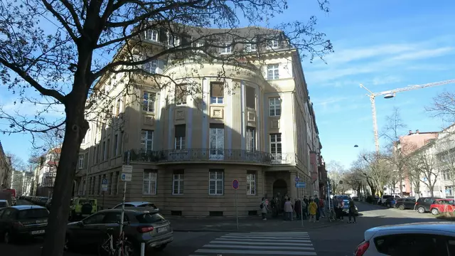 Tour mit Ursula Dann zu den verborgenen Schätzen in Ludwigshafen Süd | Foto: Julia Glöckner