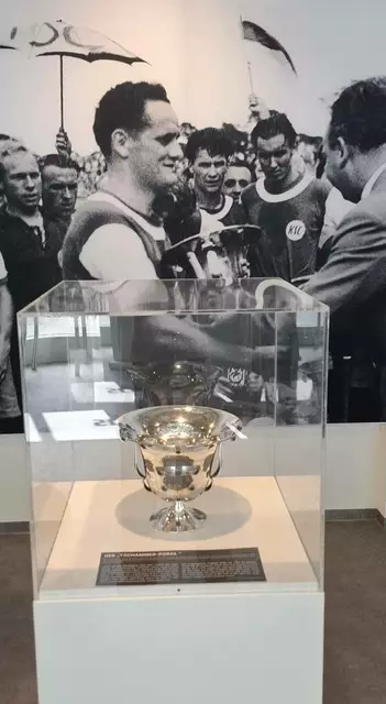 der Tschammerpokal in der Schatzkammer | Foto: Rolf Bohrer