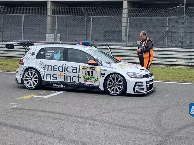 Der VW Golf am Start beim 24-Stunden-Rennen auf dem Nürburgring | Foto: Michael Sonnick