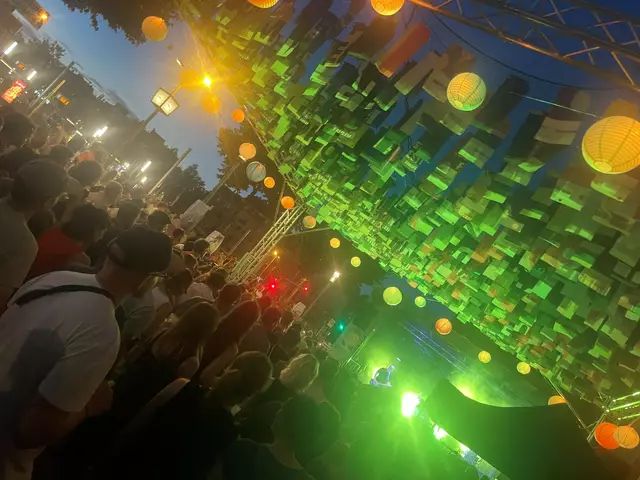 Sommerbühne an der Alten Feuerwache - einmalige Stimmung  | Foto: Roland Kohls