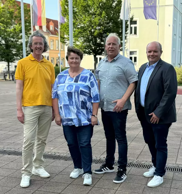  v.l. Joachim Streit, Anette Kloos, Armin Lutzke, Steffen Weiß | Foto: Foto: FW Kreisvereinigung Germersheim