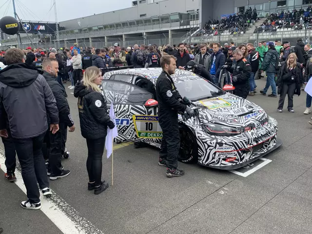 Der VW Golf am Start beim 24-Stunden-Rennen auf dem Nürburgring | Foto: Michael Sonnick