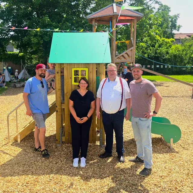 Das neue Spielgerät wurde in Verbindung mit einem Tag der offenen Tür in der Kita Haselmäuse eingeweiht. | Foto: Gemeindeverwaltung Haßloch