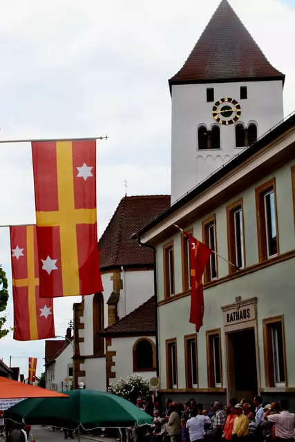 Festliche Beflaggung | Foto: Tourist Service GmbH Deidesheim