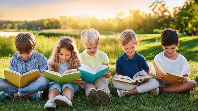 Kinder lesen  | Foto: erstellt mit KI