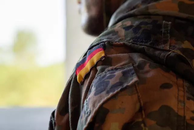 Bundeswehrübungen: Soldatinnen und Soldaten üben mit Booten und Fahrzeugen im Landkreis SÜW | Foto: Katja/stock.adobe.com