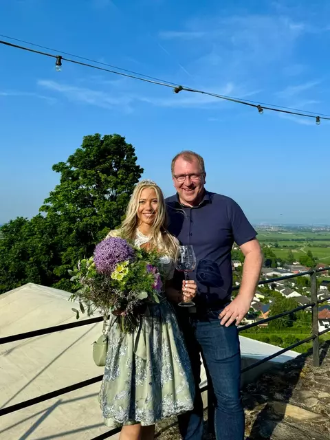 Conny I. und der Wachenheimer Bürgermeister Torsten Bechtel. | Foto: Zurek