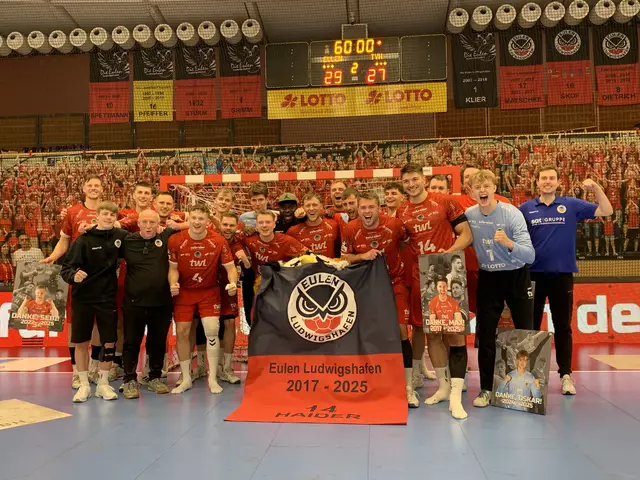 Die Eulen Ludwigshafen freuen sich nach dem 29:27-Heimsieg gegen Hüttenberg | Foto: Michael Sonnick