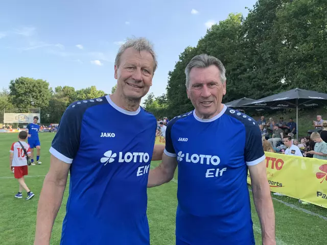 Guido Buchwald und Manfred Kaltz | Foto: Michael Sonnick