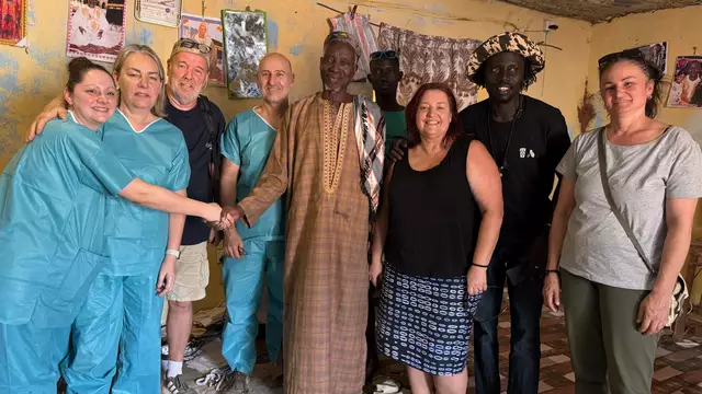 Besuch beim gambischen Medizinmann | Foto: Andrea Sprengart