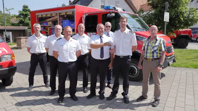 Stv. Wehrführer Sascha Rahm, Beigeordneter Hans-Peter Spohn, Wehrleiter Christian Scheidel, stv. Wehrleiter Danny Schulz, Beigeordneter Martin Müller, Pfarrer Karsten Scholl, Wehrführer Thomas Becker und Ortsbürgermeister Willi Mühlberger | Foto: Feuerwehr VG Otterbach-Otterberg