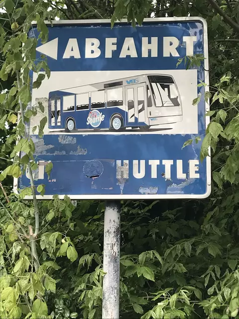 Ab dem Speyerer Bahnhof bringen Busse des VRN die Fahrgäste im 15 Minuten-Takt zum Festplatz und wieder zurück | Foto: Cornelia Bauer