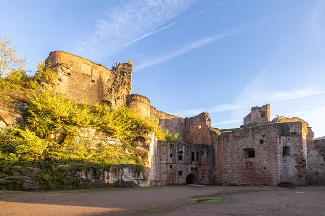 Am 5. und 6. Juli finden auf der Schloss- und Festungsruine Hardenburg die "Burgerlebnistage" statt. | Foto: Heimatlichter GmbH