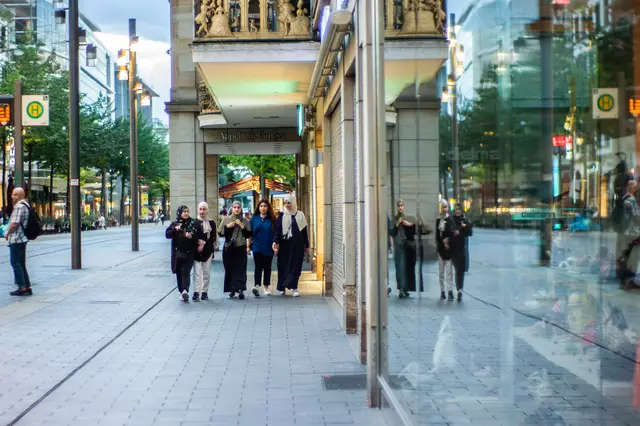 Am verkaufsoffenen Sonntag durch die Mannheimer Innenstadt flanieren und das bunte Programm genießen | Foto: Christian Gaier
