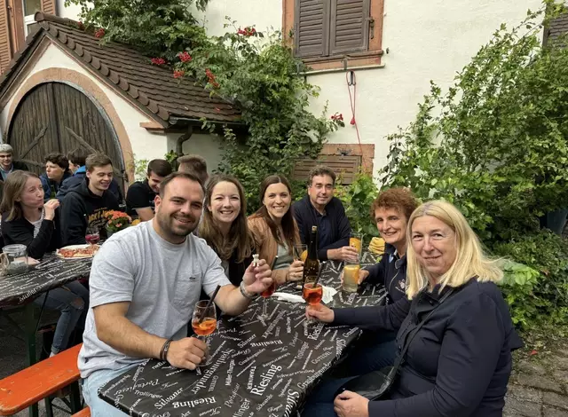 Gute Stimmung bei den Besuchern des Weinzehnt Kirrweiler. | Foto: Kistaman Khiiasova 